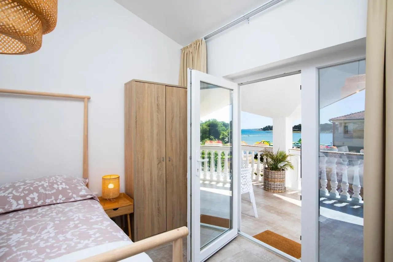 Apartments And Rooms Jakic Croatia