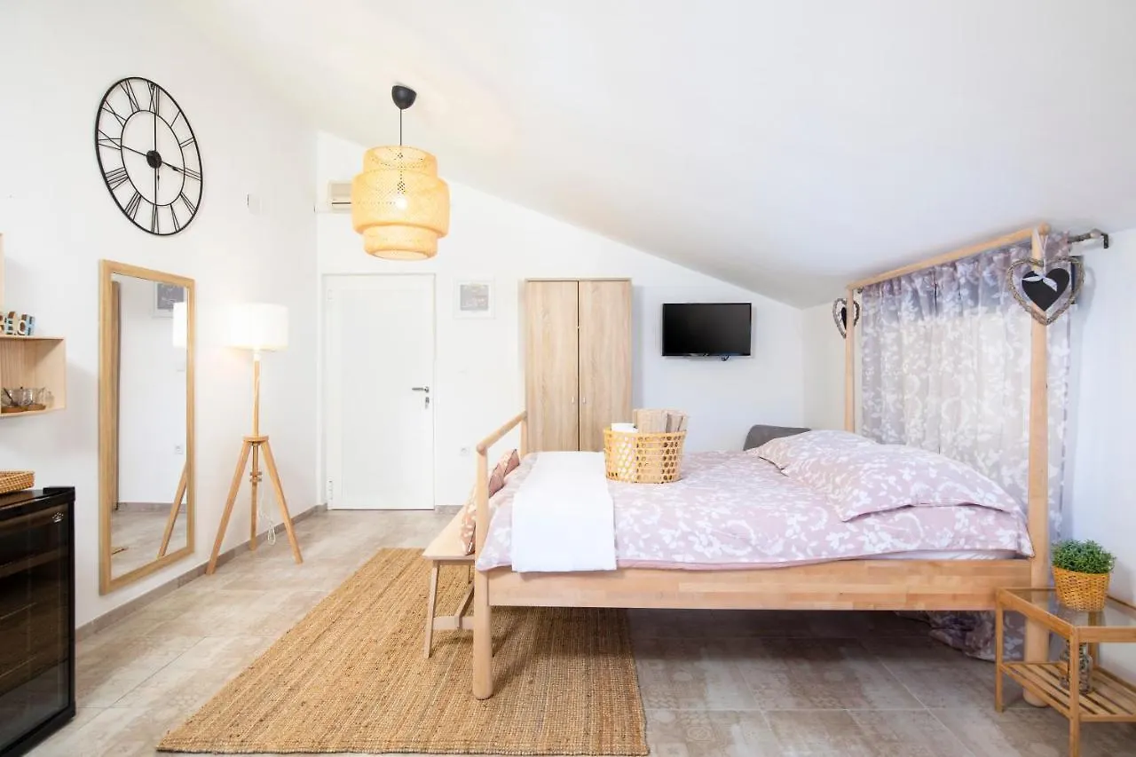 *** Guest house Apartments And Rooms Jakic Croatia