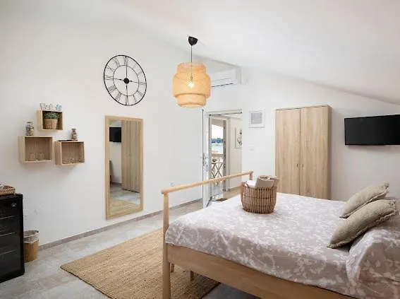 Apartments And Rooms Jakic