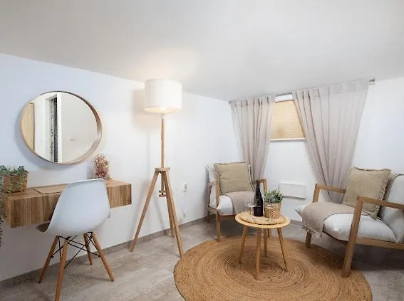 Apartments And Rooms Jakic Guest house