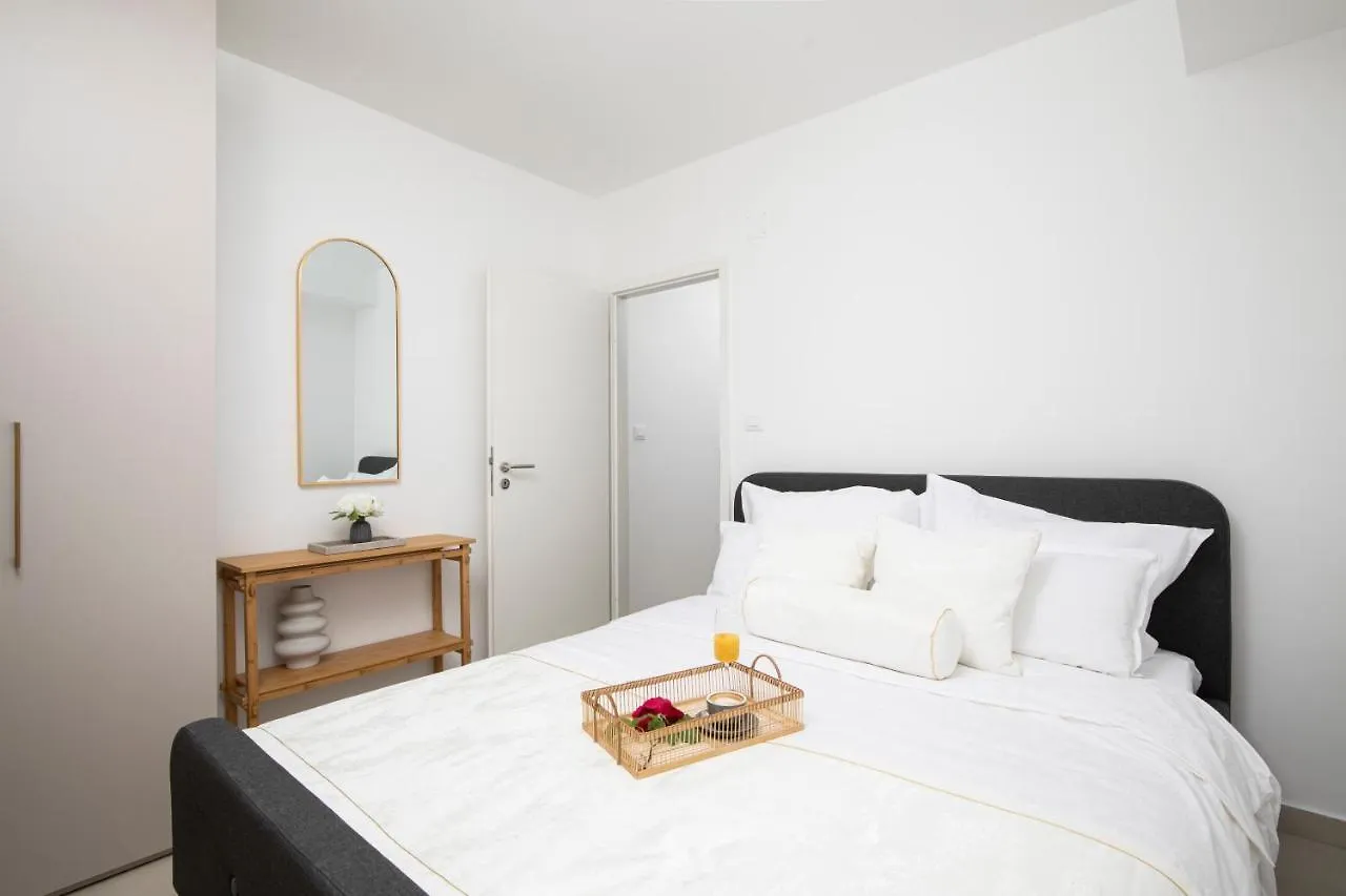 Guest house Apartments And Rooms Jakic