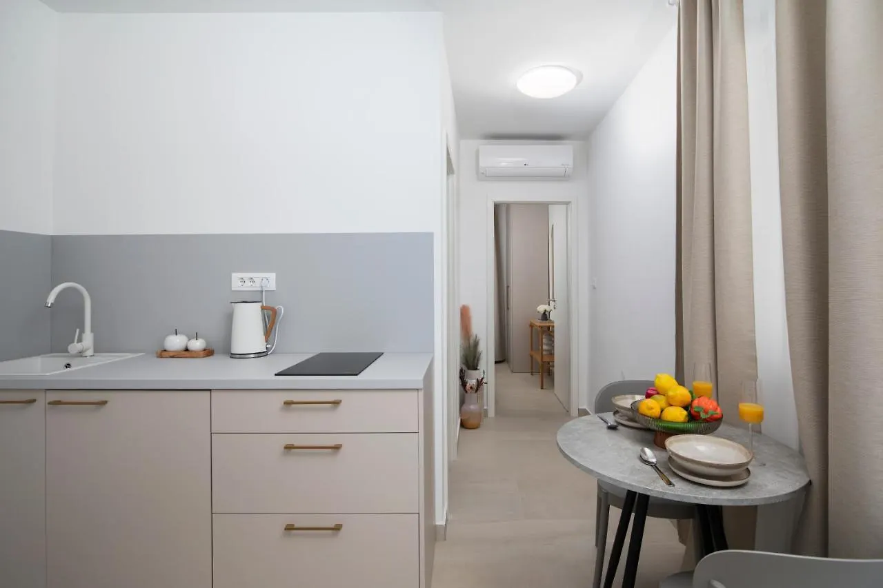 Apartments And Rooms Jakic