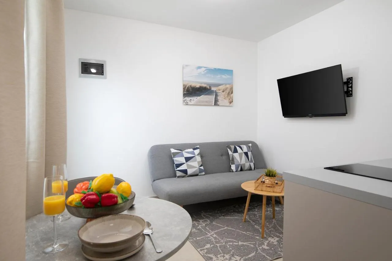 Apartments And Rooms Jakic Medulin